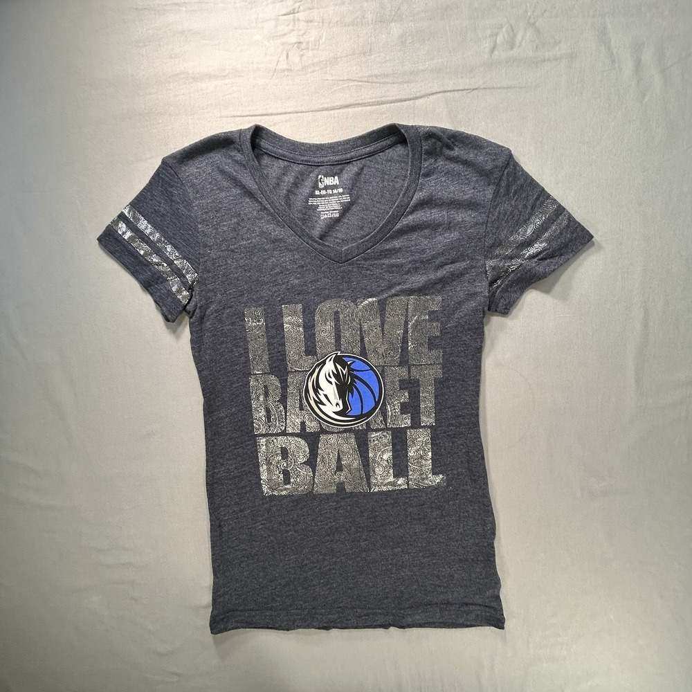 NBA Dallas Mavericks Basketball V Neck Fitted Shirt Girls Size‎ XL Team Wear